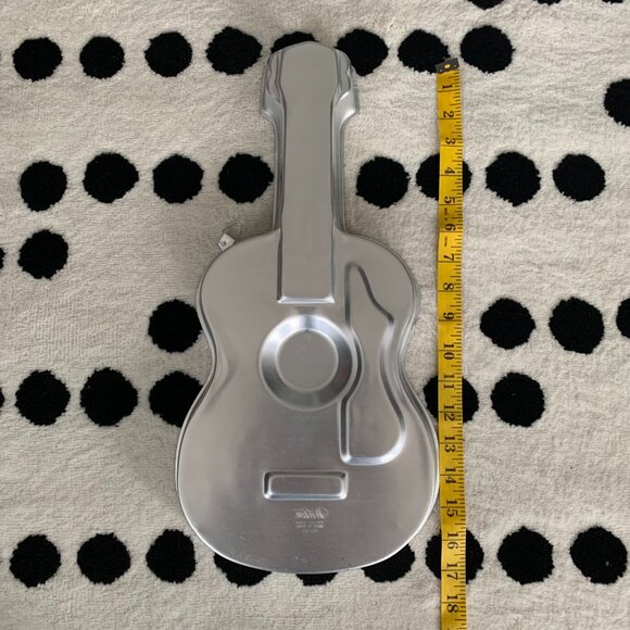 Vintage 70s Wilton Cake Pan Guitar 3-D Shaped Mold 502-925 Music Retro Baking - Picture 4 of 6